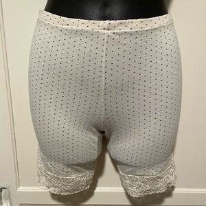 Retro Lace Polka Dots Biker Shorts! ⚫️